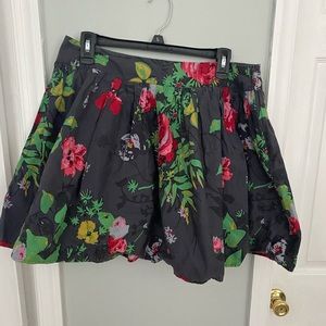 Lux floral mini skirt L